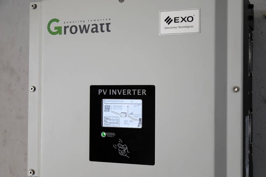EXO: Inversor de energía para paneles solares